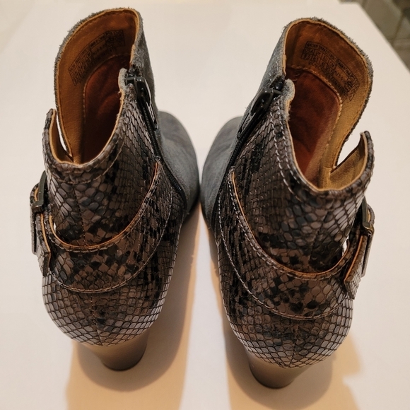 Vionic Naomi snake leather booties size 8.5 - Picture 4 of 11